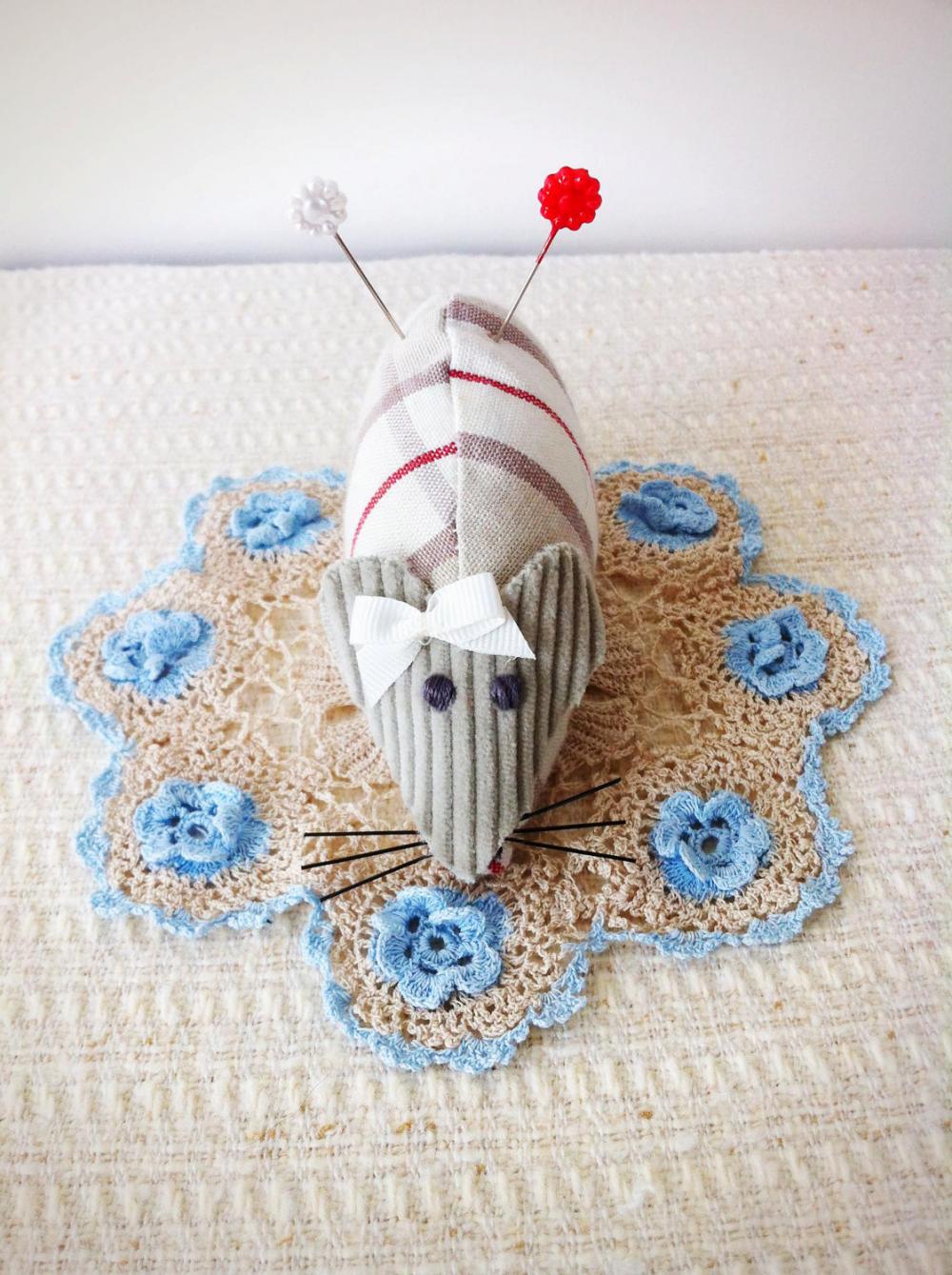 Hattie The Mouse Handmade Pincushion, With Cream And Red Tartan Body, And Cute Little Flower Pins.