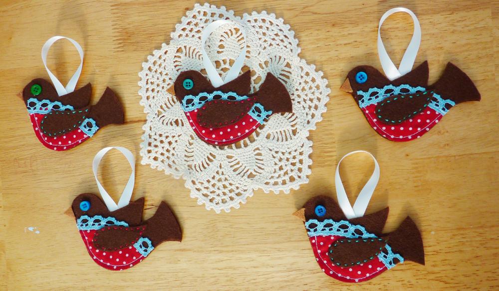 Hanging Christmas Robin Tree Decoration. on Luulla